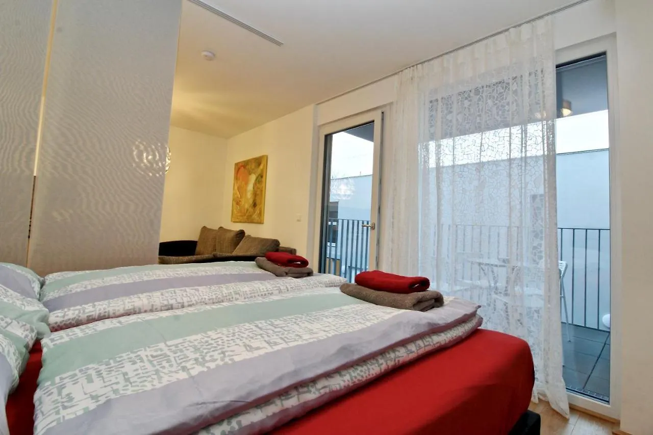 Balcony/Pool/Free Parking Garage Studio Wien Österreich