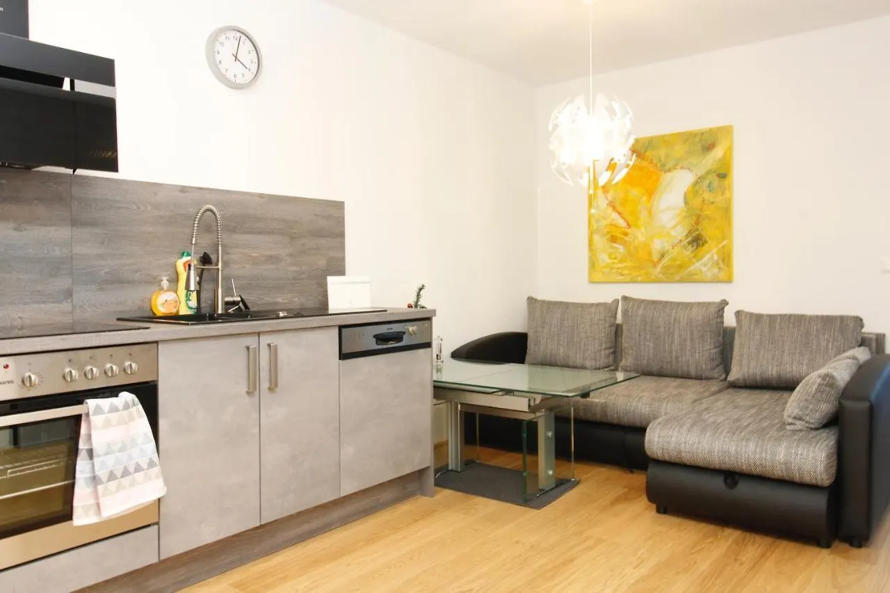 Balcony/Pool/Free Parking Garage Studio Wien